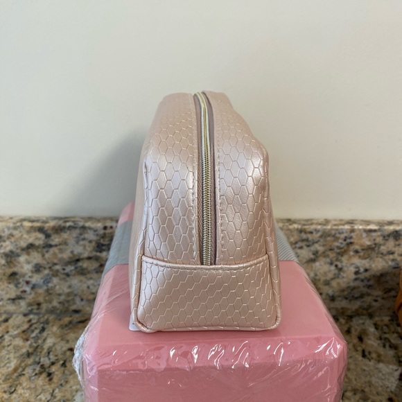 Bvlgari Parfums Cosmetic Pouch (NWOT) - Picture 3 of 13